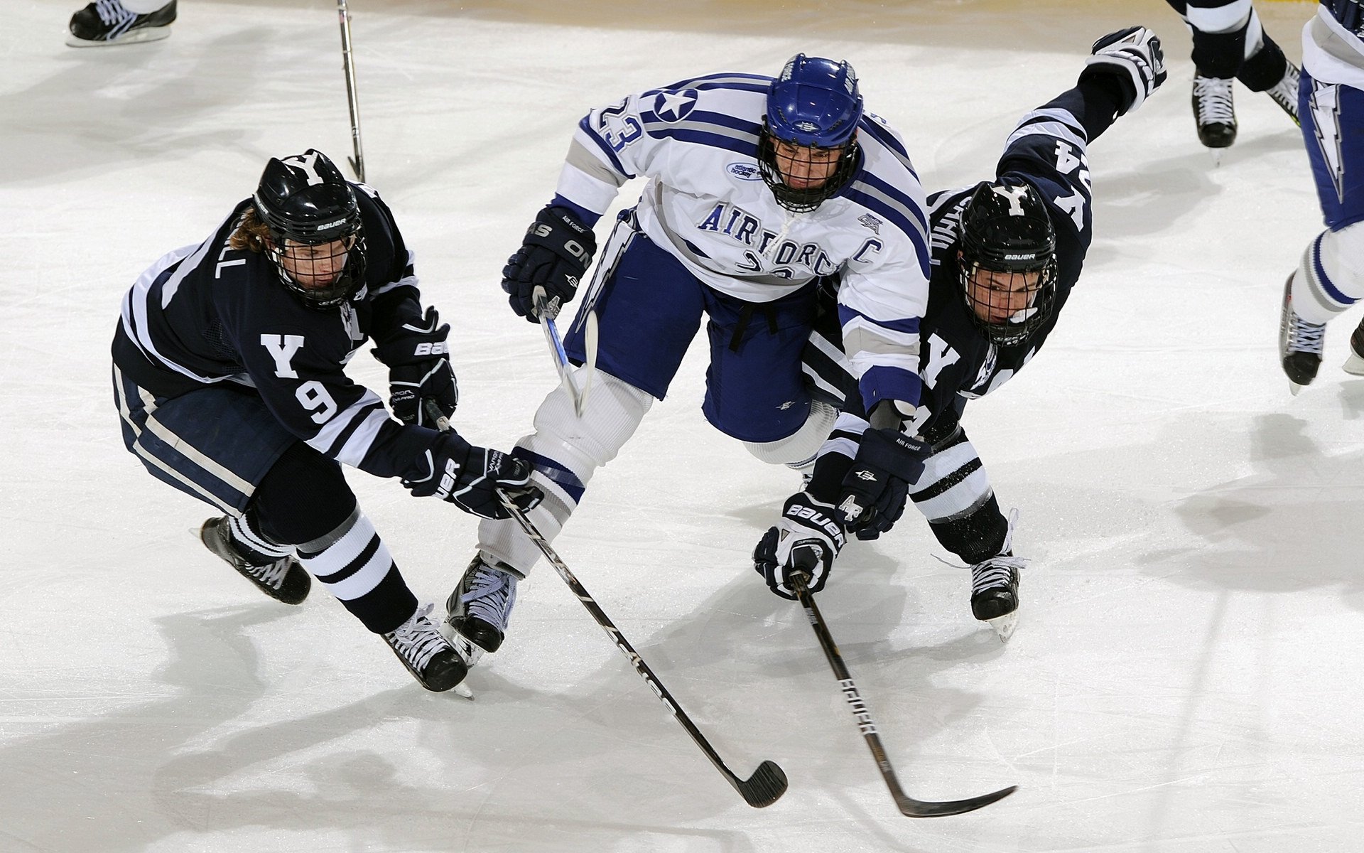 开云入口-智能体育装备使用对高校学生锻炼意愿的影响分析，智能体育设施